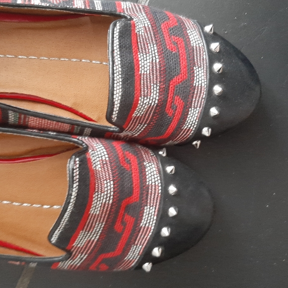 Women's Dolce Vita By Anthropologie Flats With Studs Size 6 - Picture 3 of 6